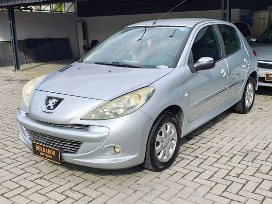PEUGEOT 207 1.4 XR SPORT 8V FLEX 4P MANUAL PEUGEOT 207 1.4 XR SPORT 8V FLEX 4P MANUAL